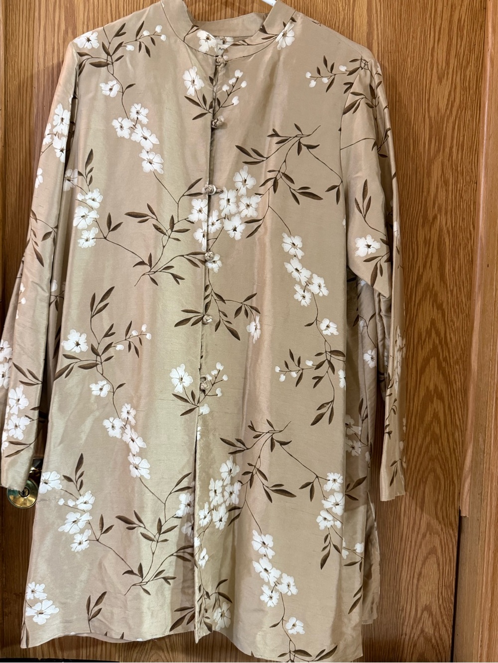 Amanda Smith Beige Floral Mandarin-Collar Blouse
